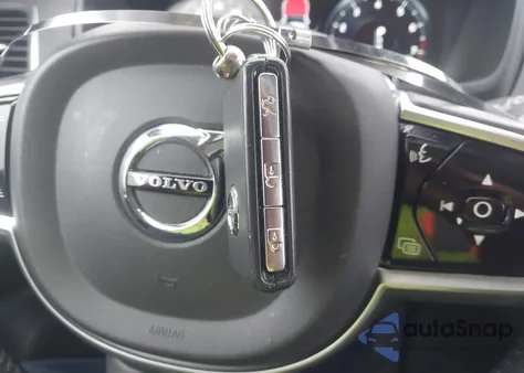 2016 Volvo Xc90 T5 Momentum z USA, uszkodzony, nr VIN YV4102XKXG1074051